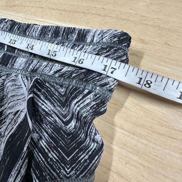 Lululemon Namaskar Pant II Heat Wave White Black Women's Size 8 EUC - Picture 7 of 9